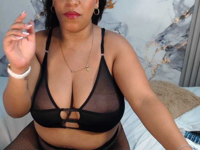 amywest live cam on BongaCams