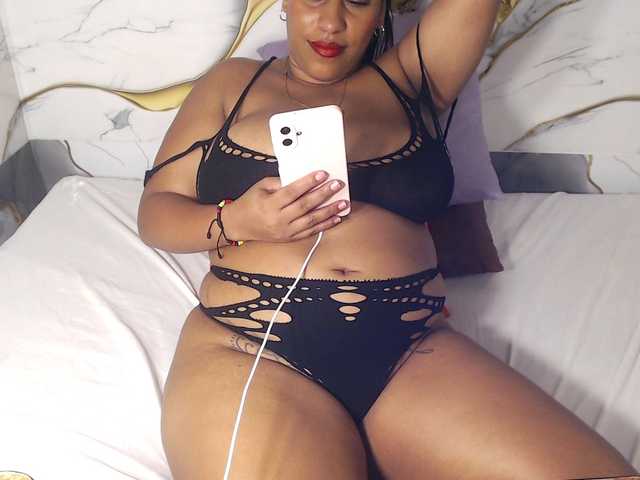 amywest live cam on BongaCams