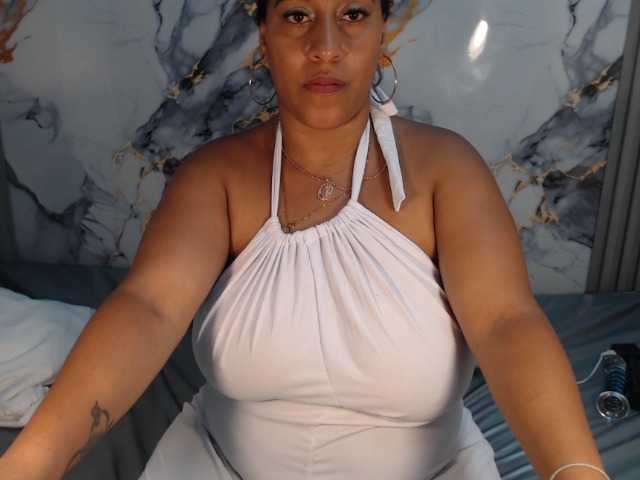 amywest live cam on BongaCams