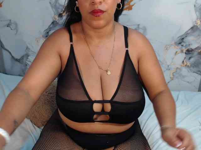 amywest Live Webcam on BongaCams