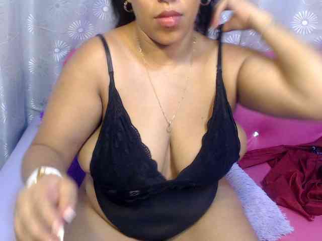 amywest Live Webcam on BongaCams