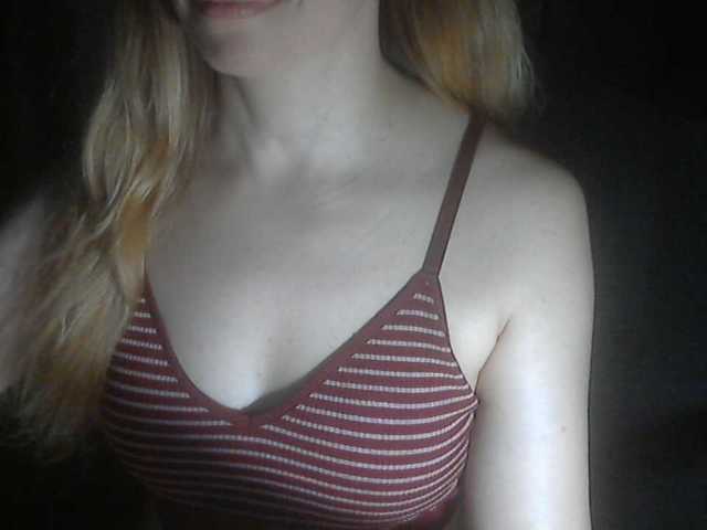 le modèle 777Alina777 est en webcam porno dans un show sur le site bongacams, il possède les tags suivants: White/Caucasian,Blonde,Trimmed