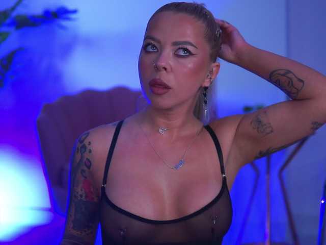 DaenerysDrogo live cam on BongaCams