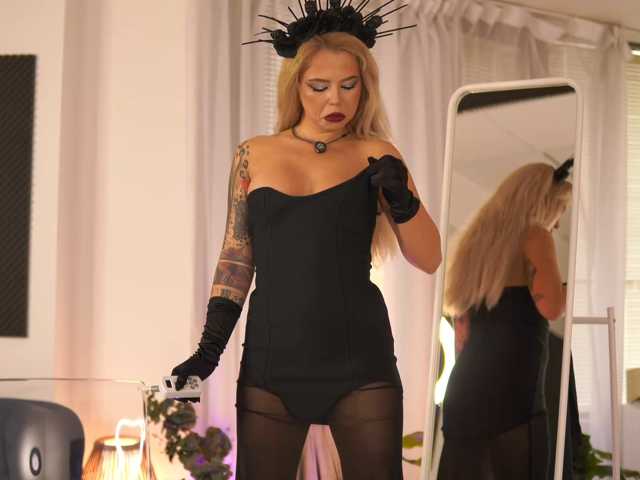 RedLara live cam on BongaCams