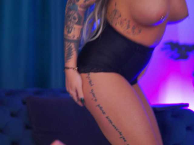 DaenerysDrogo live cam on BongaCams