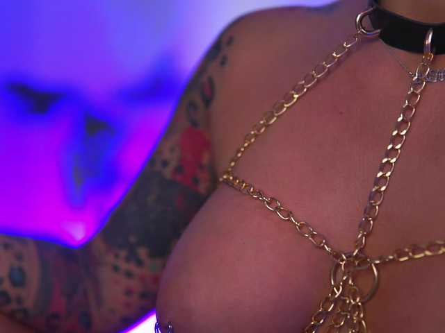 DaenerysDrogo live webcam show