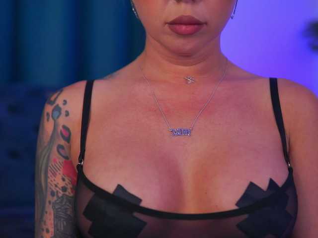 DaenerysDrogo live webcam show