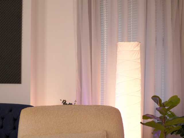 le modèle RedLara est en webcam porno dans un show sur le site bongacams, il possède les tags suivants: White/Caucasian,Blonde,Shaved
