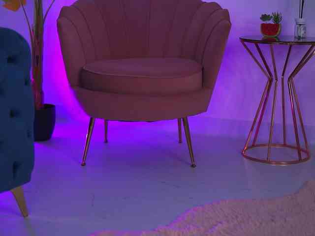 redlara's live room