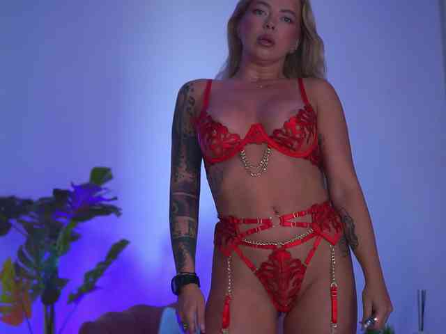 DaenerysDrogo Live Webcam on BongaCams