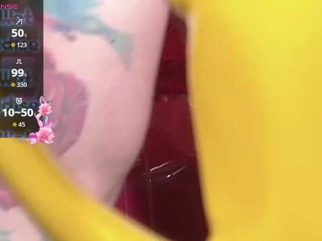 queensquirtluna live cam on BongaCams