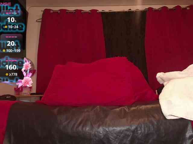 queensquirtluna webcam