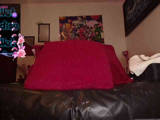 queensquirtluna webcam
