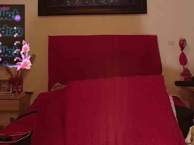 queensquirtluna Live Webcam on BongaCams
