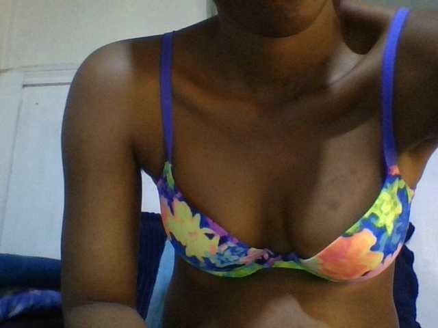 hotdreamteen live cam on BongaCams