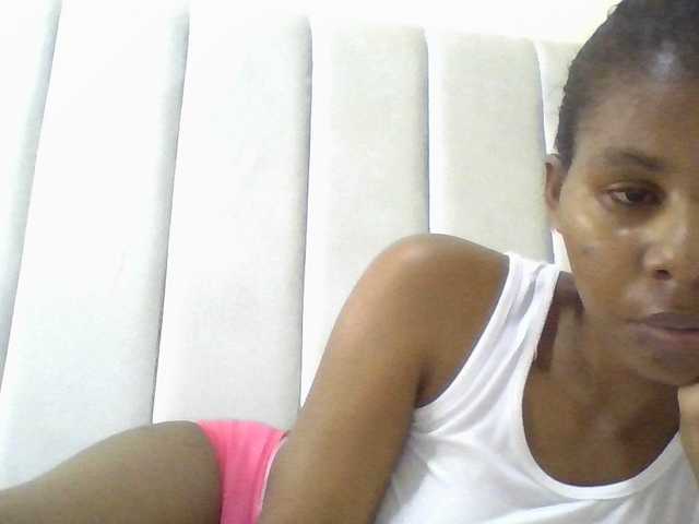 le modèle hotdreamteen est en webcam porno dans un show sur le site bongacams, il possède les tags suivants: Ebony,Brunette,Hairy