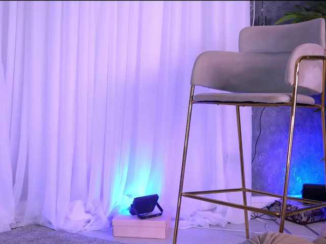 le modèle AnaisLeblanc est en webcam porno dans un show sur le site bongacams, il possède les tags suivants: White/Caucasian,Brunette,Shaved