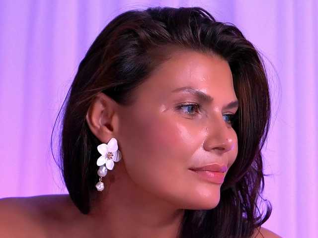 AnaisLeblanc live cam on BongaCams