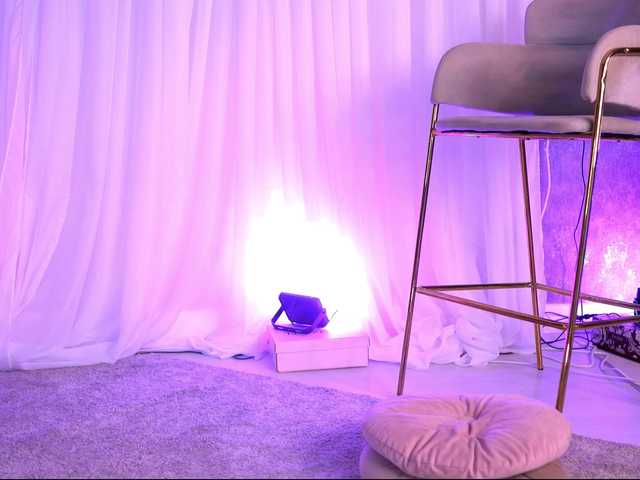 AnaisLeblanc live cam on BongaCams
