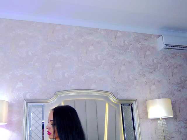 Issadorra's BongaCams show and profile