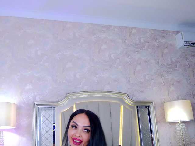 Issadorra live cam on BongaCams