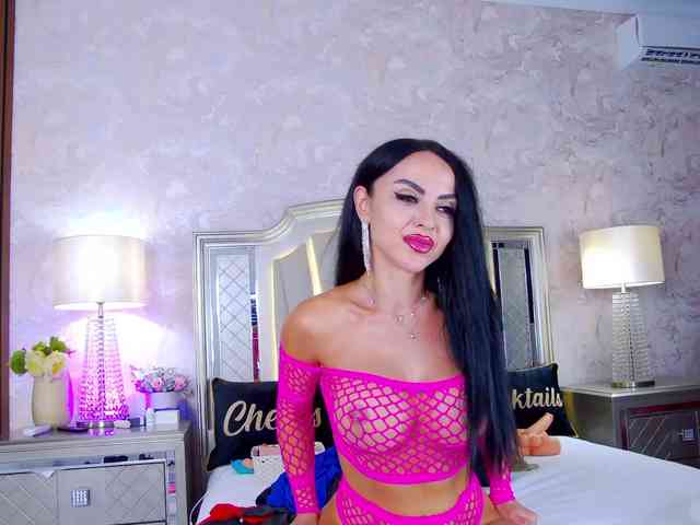 Issadorra Sex Cam Show