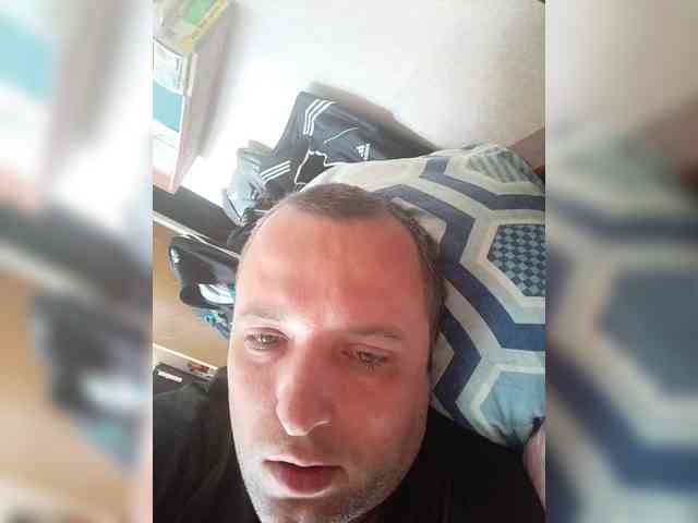 andrey0303 Live Webcam on BongaCams