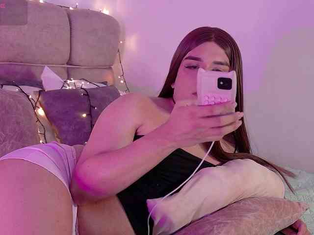 DaniaHills Live Webcam on BongaCams