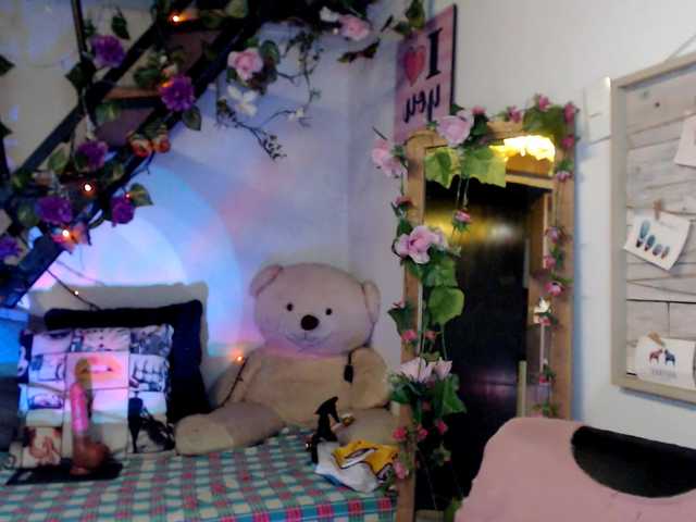 lunasky83 live cam on BongaCams