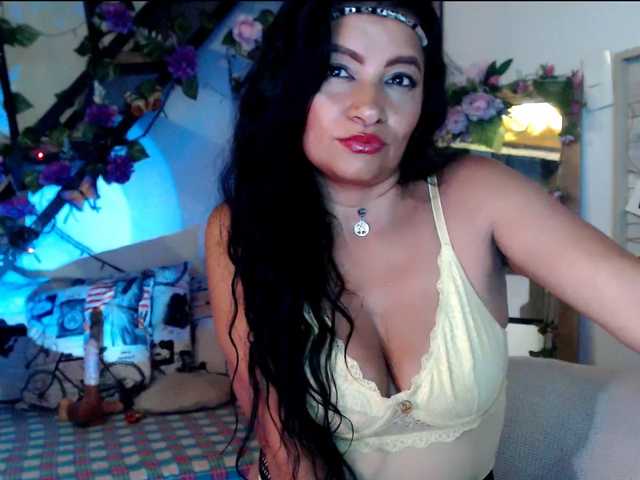 lunasky83 live cam on BongaCams