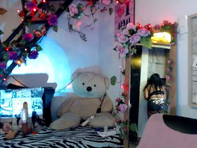lunasky83 live cam on BongaCams