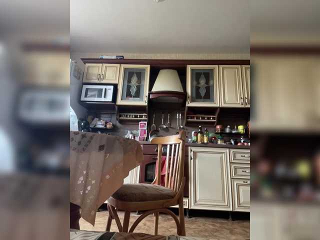 SaliiOnli live cam preview
