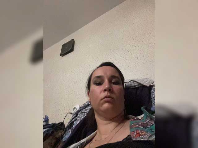 SaliiOnli live cam preview