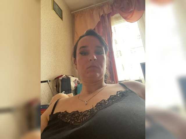 SaliiOnli live cam preview