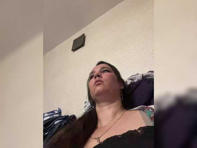 SaliiOnli live cam preview