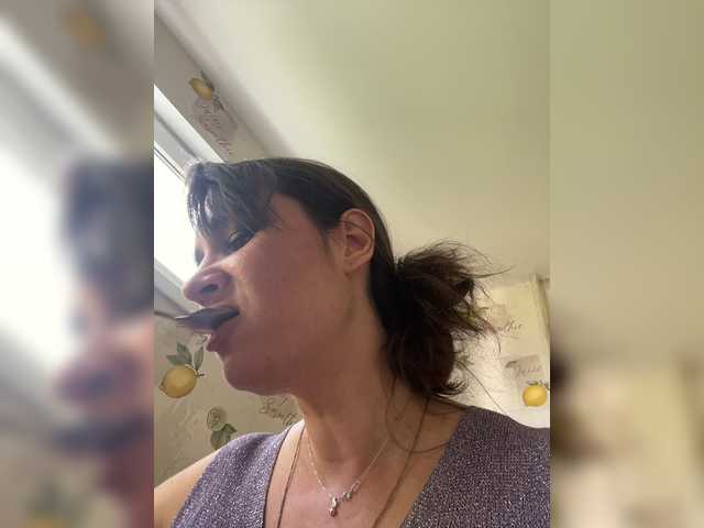 SaliiOnli live cam on BongaCams