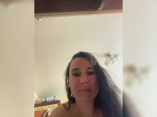 SaliiOnli live webcam show