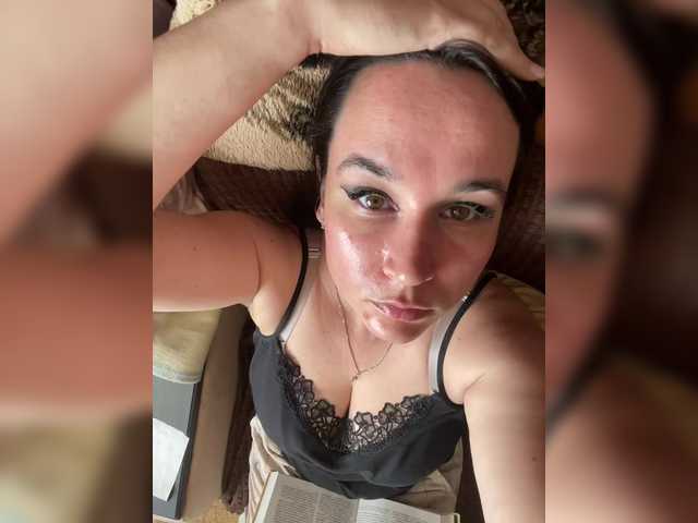 SaliiOnli live cam on BongaCams