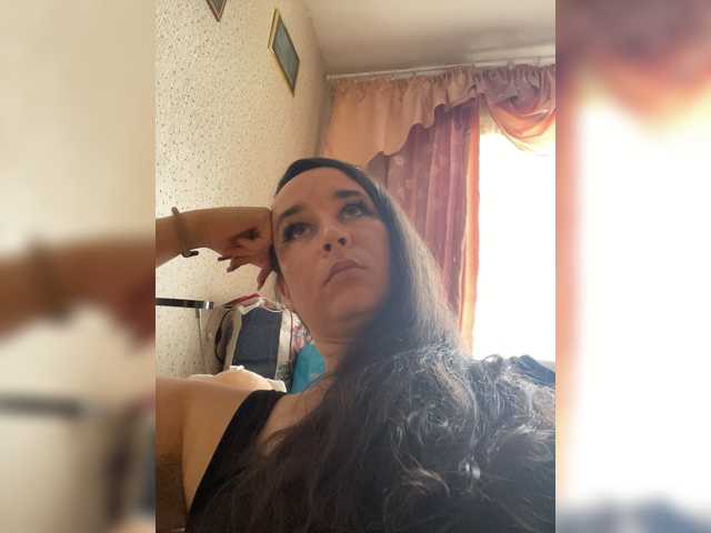 SaliiOnli live cam on BongaCams
