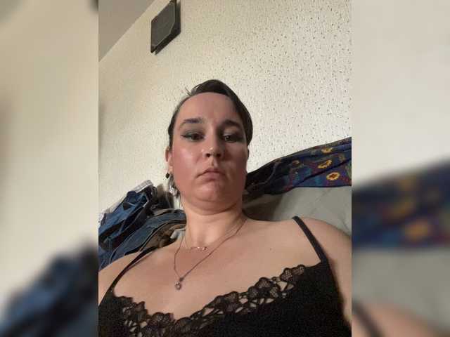 SaliiOnli live cam on BongaCams