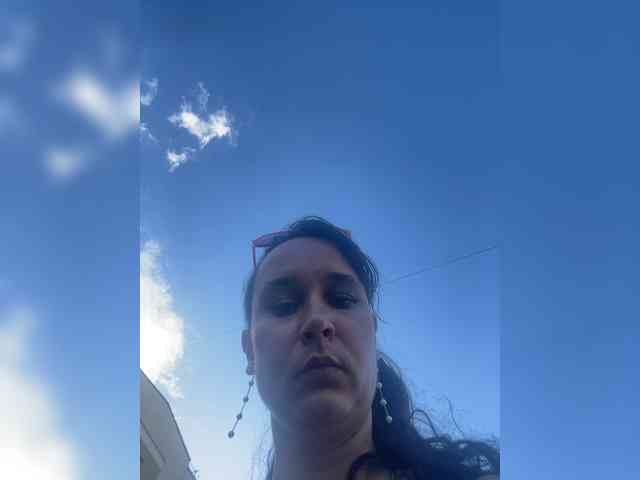 SaliiOnli webcam