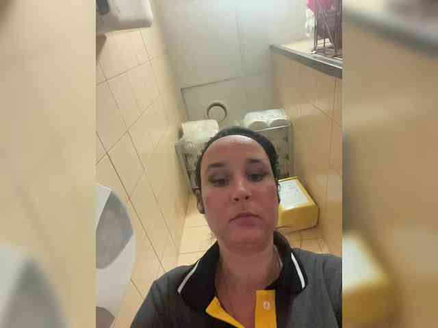 SaliiOnli webcam