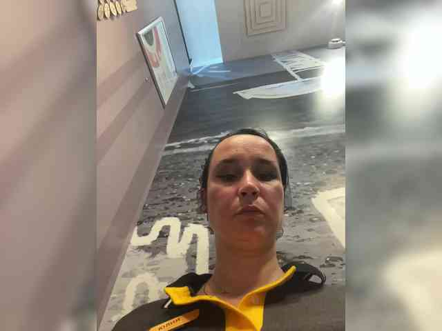 SaliiOnli webcam