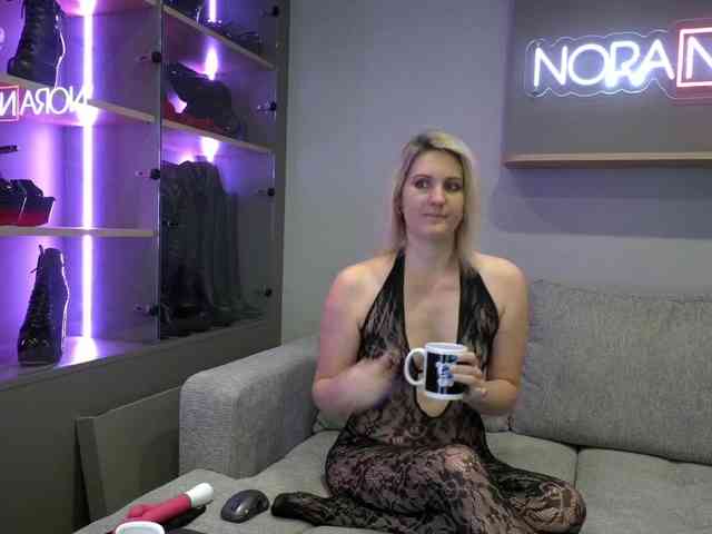 NoraNoxx webcam