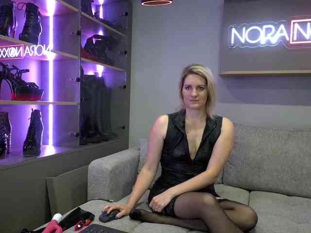 NoraNoxx webcam