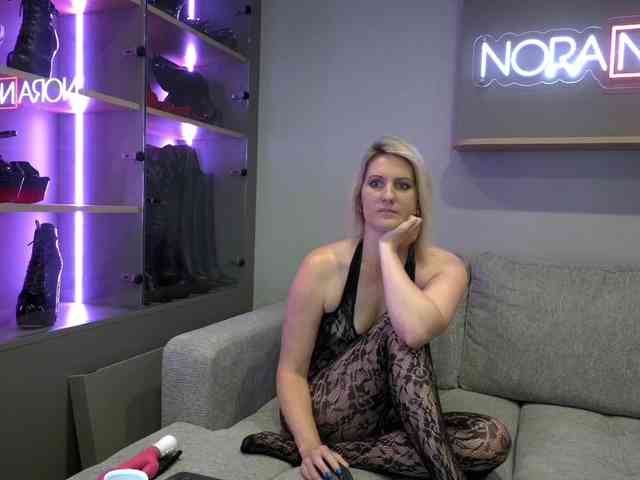 NoraNoxx webcam