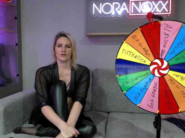NoraNoxx webcam