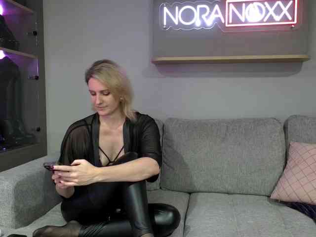 Model: NoraNoxx