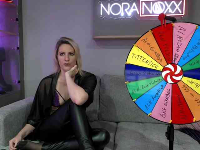 NoraNoxx webcam