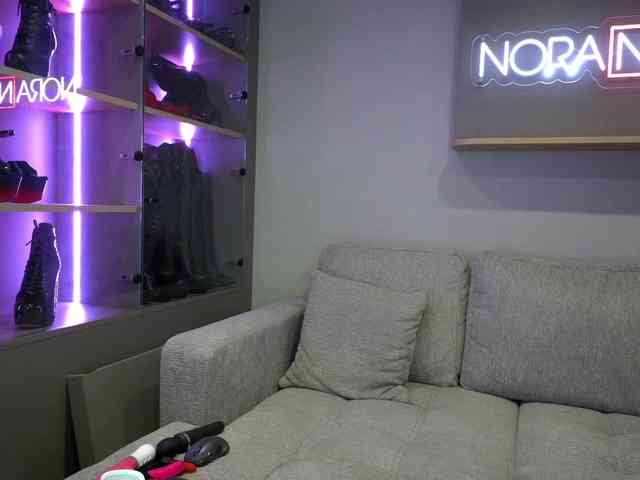 NoraNoxx webcam